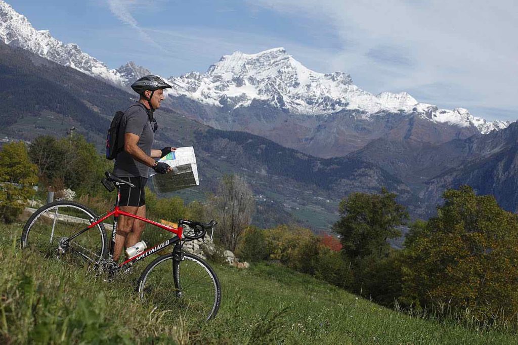 Loc. Arpuilles (AO), vista sul Grand Combin, Valle d'Aosta, Italia, Europa