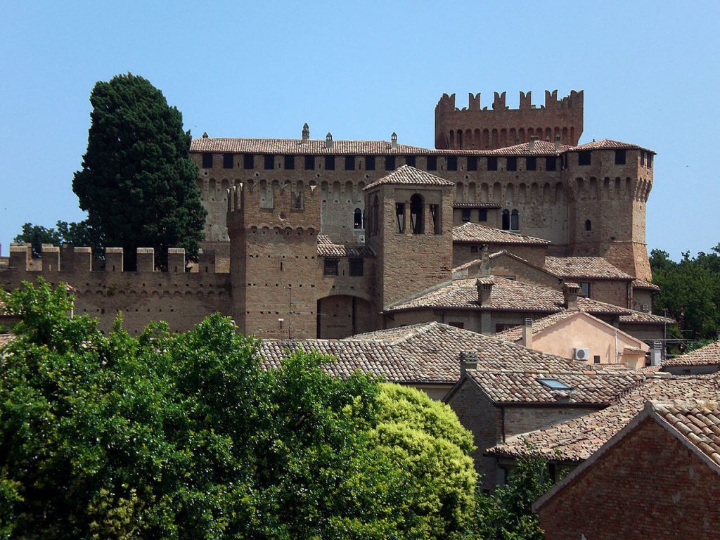 Cycling in Montefeltro, from rocks to castles